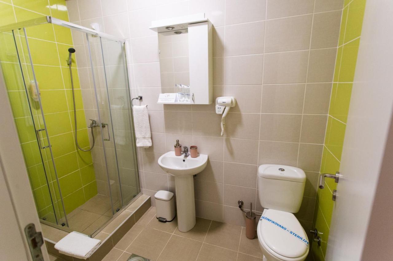 Hotel Srem Сремська Митровиця Екстер'єр фото