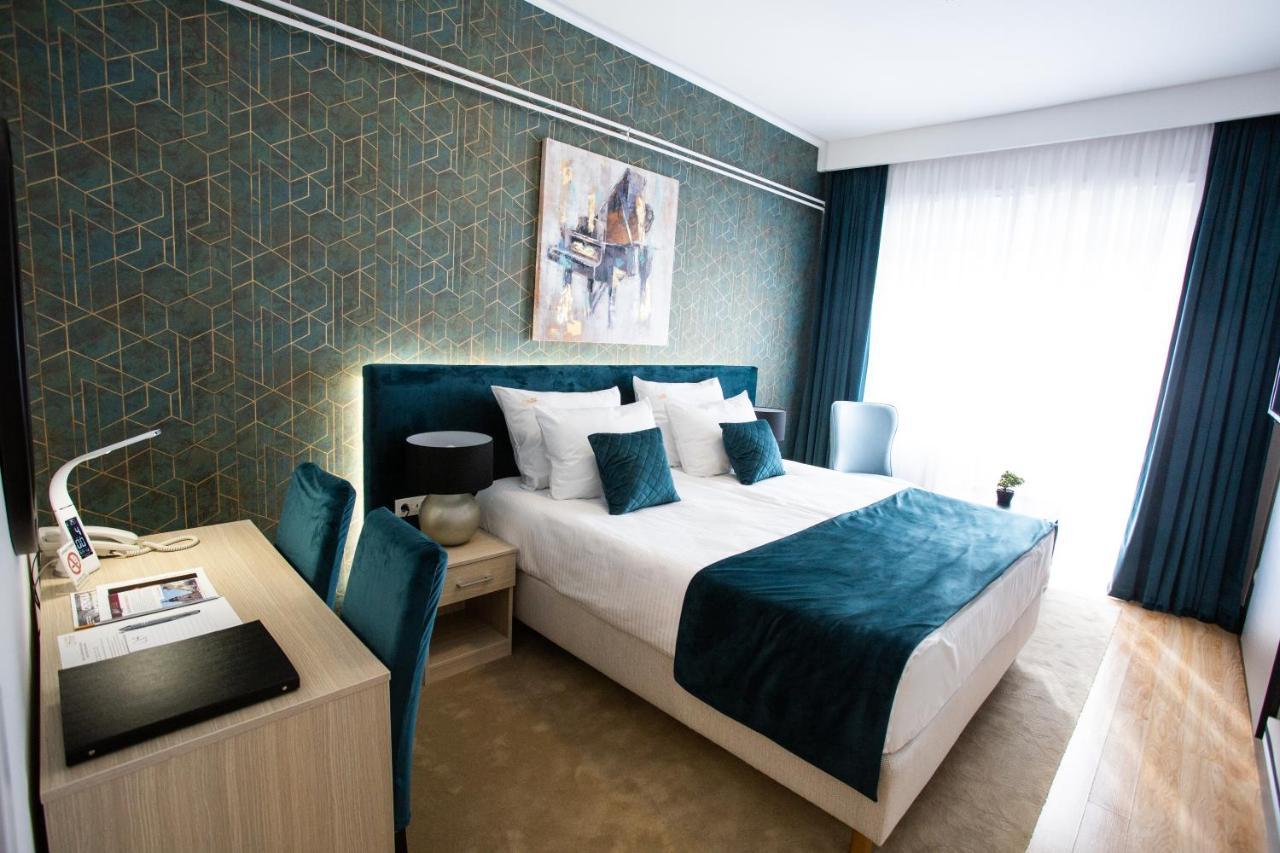Hotel Srem Сремська Митровиця Екстер'єр фото